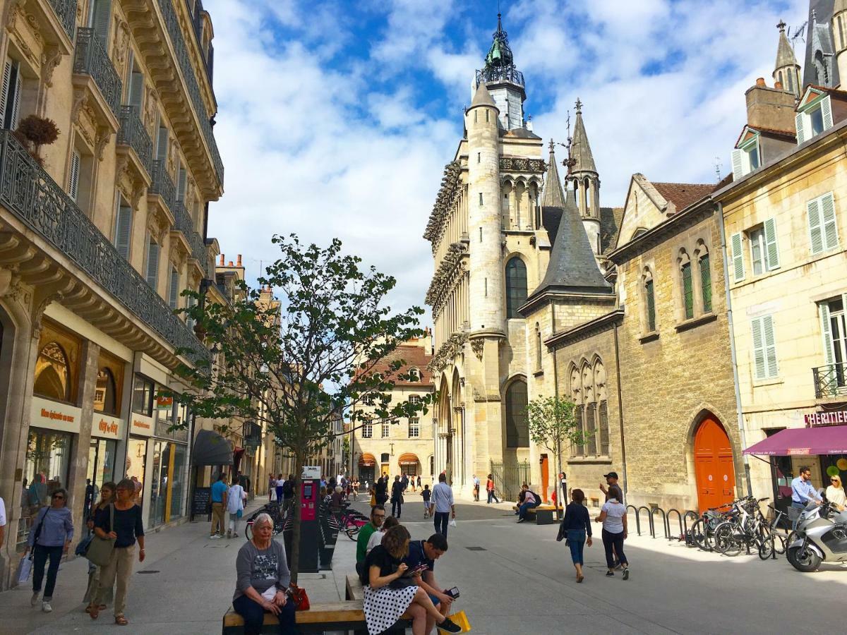 Le Relais Des Ducs : Centre Historique Dijon Apartment Luaran gambar